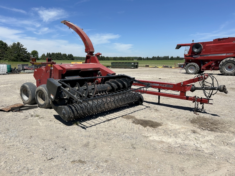 2016 CASE IH FHX300 PULL TYPE FORAGE HARVESTER