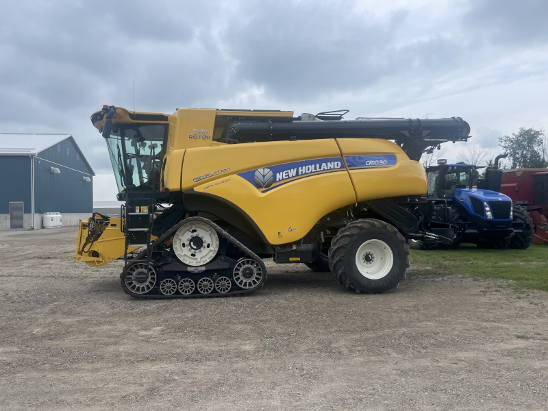 2022 NEW HOLLAND CR10.90 COMBINE
