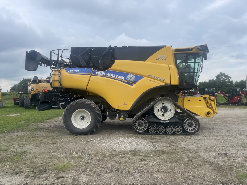 2022 NEW HOLLAND CR10.90 COMBINE