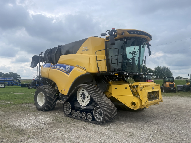 2022 NEW HOLLAND CR10.90 COMBINE