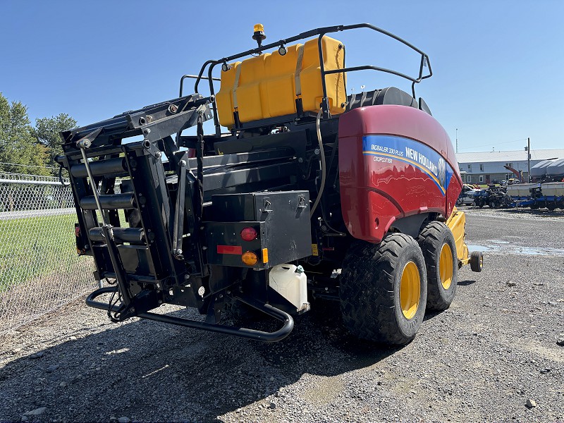 2018 NEW HOLLAND 330 PLUS BIG SQUARE BALER