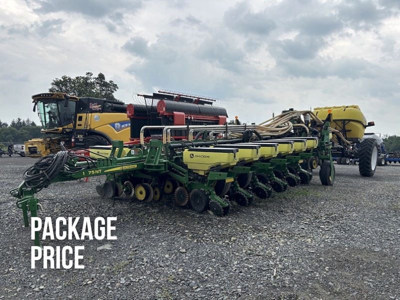 2016 JOHN DEERE 1775NT 16R30 PLANTER WITH MONTAG FERTILIZER CART