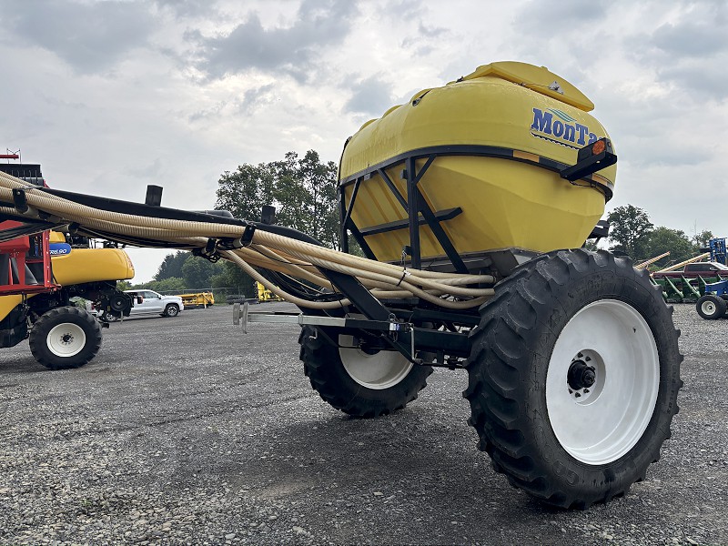 2016 JOHN DEERE 1775NT 16R30 PLANTER WITH MONTAG FERTILZER CART