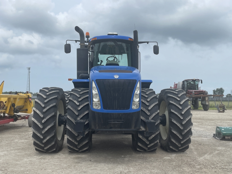 2013 NEW HOLLAND T9.390 TRACTOR