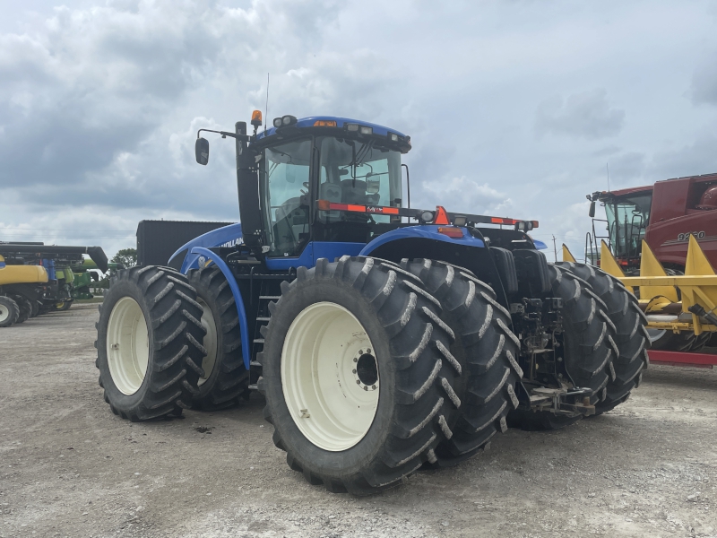 2013 NEW HOLLAND T9.390 TRACTOR
