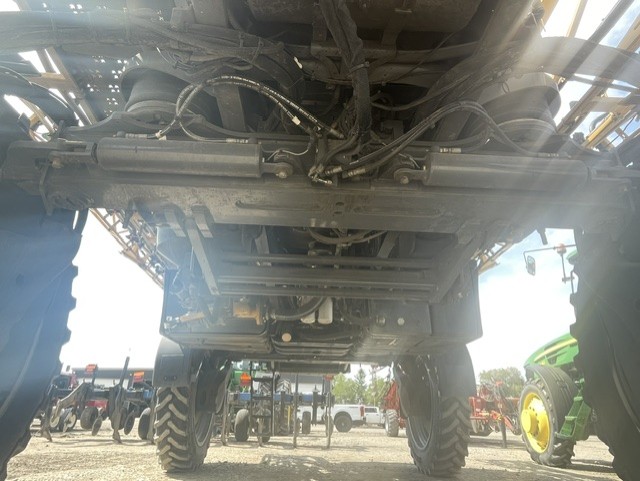 2013 ROGATOR RG1300 SELF PROPELLED SPRAYER