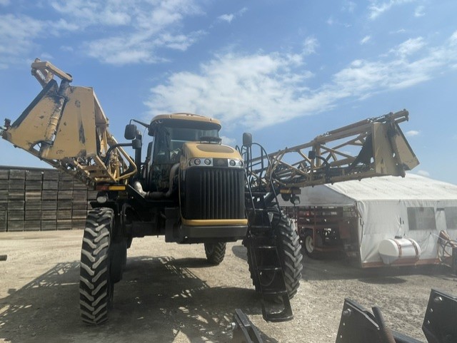 2013 ROGATOR RG1300 SELF PROPELLED SPRAYER