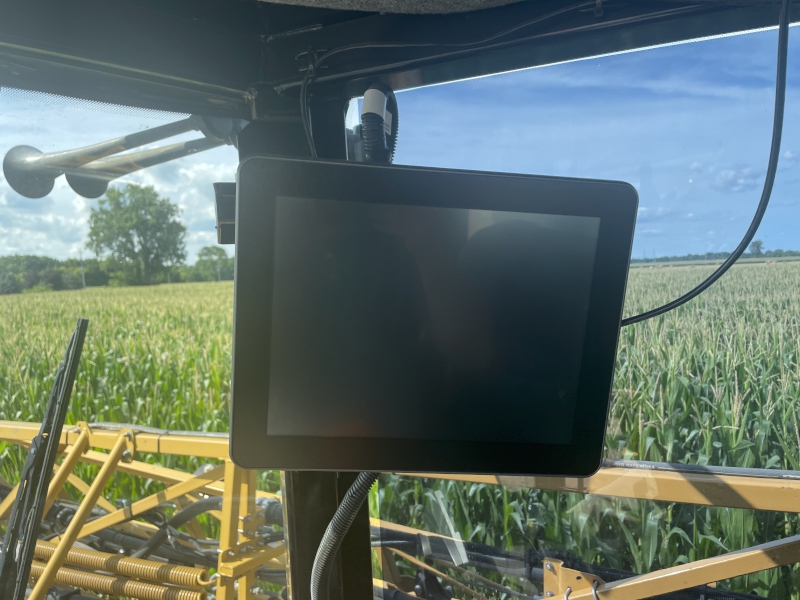 2013 ROGATOR RG1300 SELF PROPELLED SPRAYER