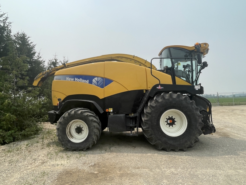 2010 NEW HOLLAND FR9040 FORAGE HARVESTER