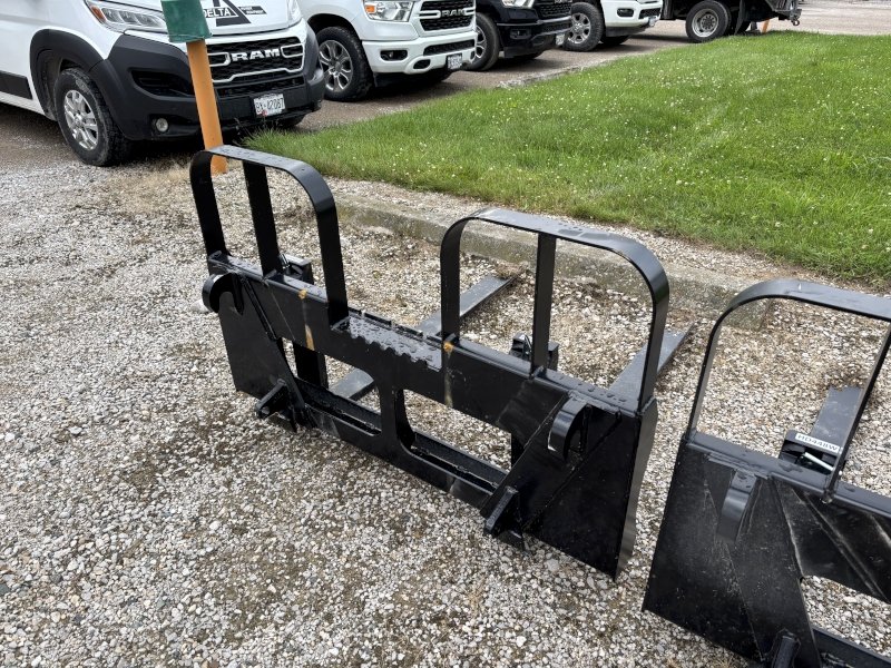2026 HLA ATTACHMENT (HORST) 4200 POUND PALLET FORKS