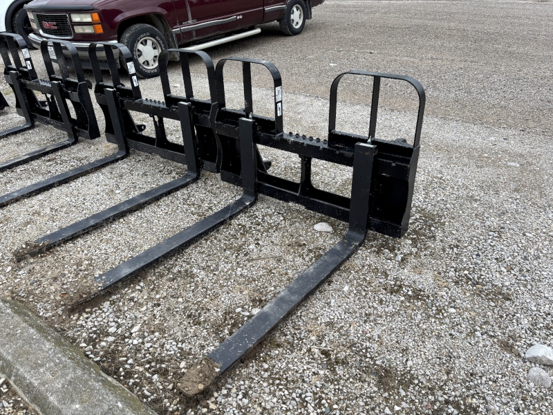 2026 HLA ATTACHMENT (HORST) 4200 POUND PALLET FORKS