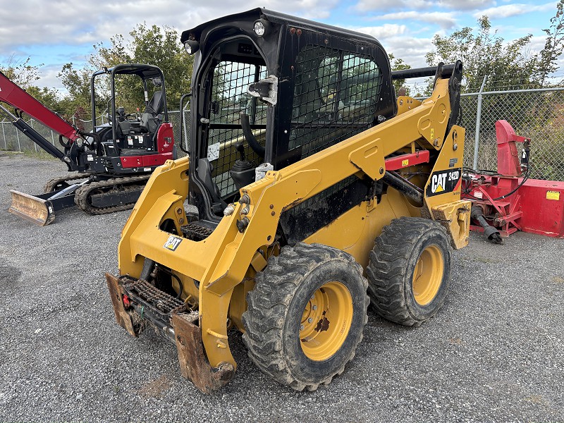 2019 CATERPILLAR 242D SKID STEER LOADER