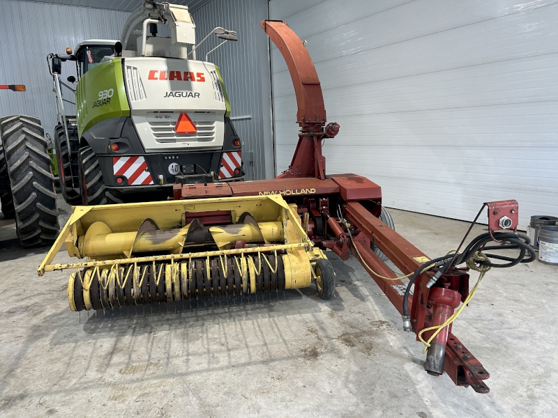 NEW HOLLAND 790 PULL TYPE FORAGE HARVESTER