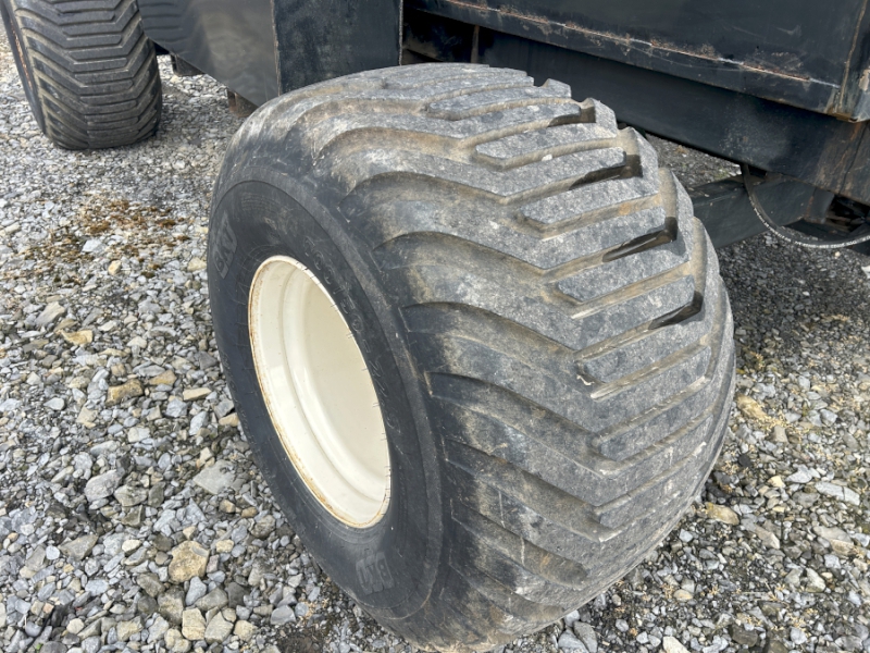 VICTOR 90 HIGH DUMP FORAGE WAGON