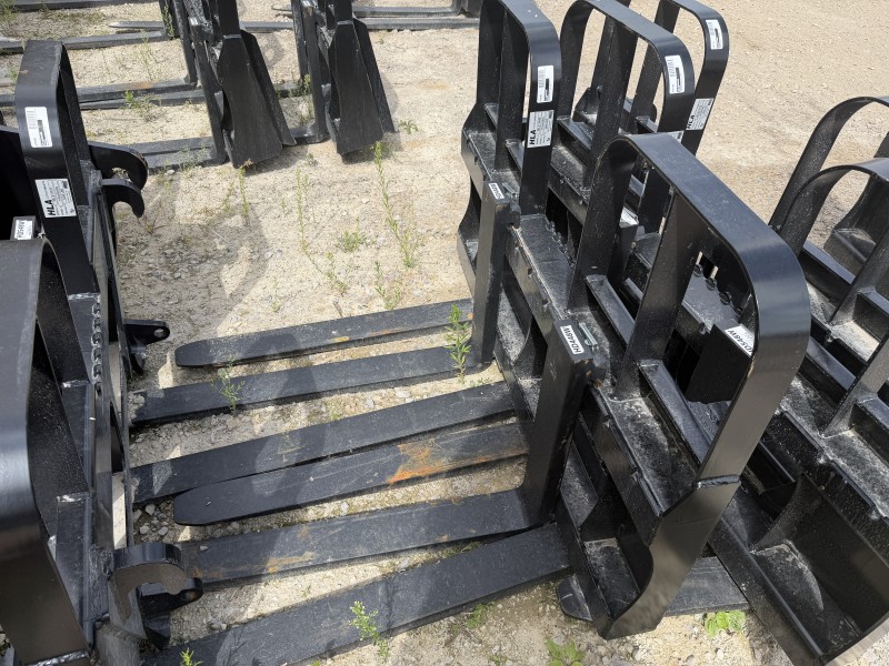 2026 HLA ATTACHMENT (HORST) 4200 POUND PALLET FORKS