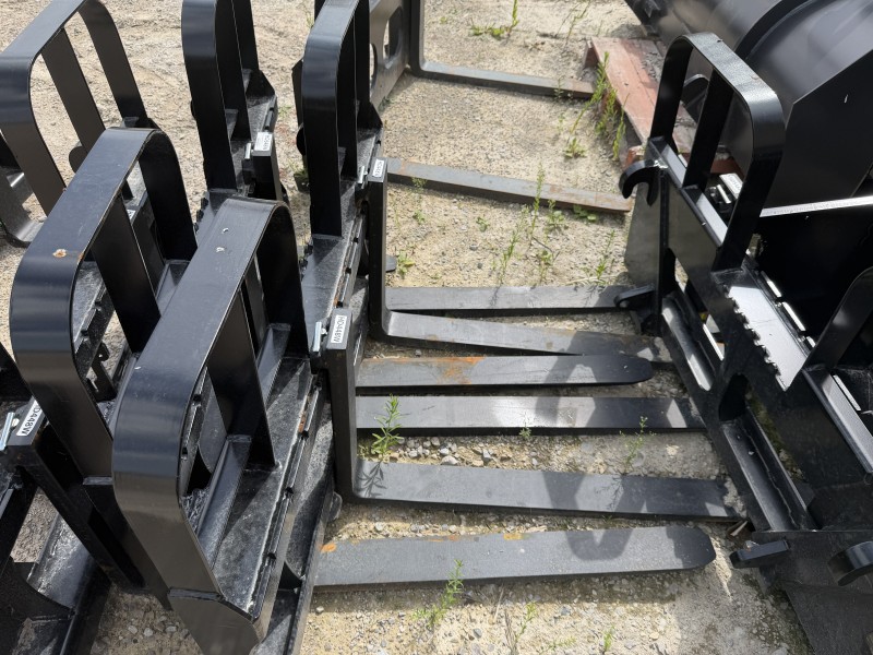 2026 HLA ATTACHMENT (HORST) 4200 POUND PALLET FORKS