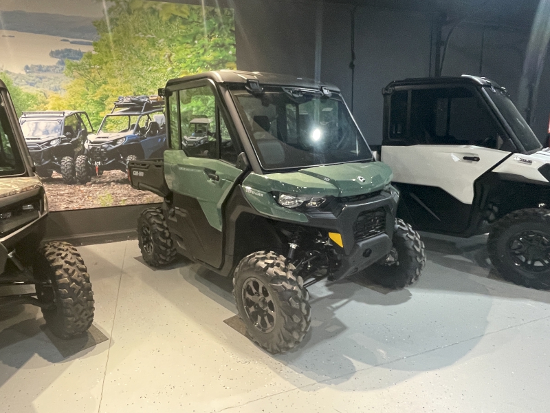 Side-by-Side/Utility Vehicle  2026 CAN-AM DEFENDER DPS CAB HD10 SIDE BY SIDE Photo
