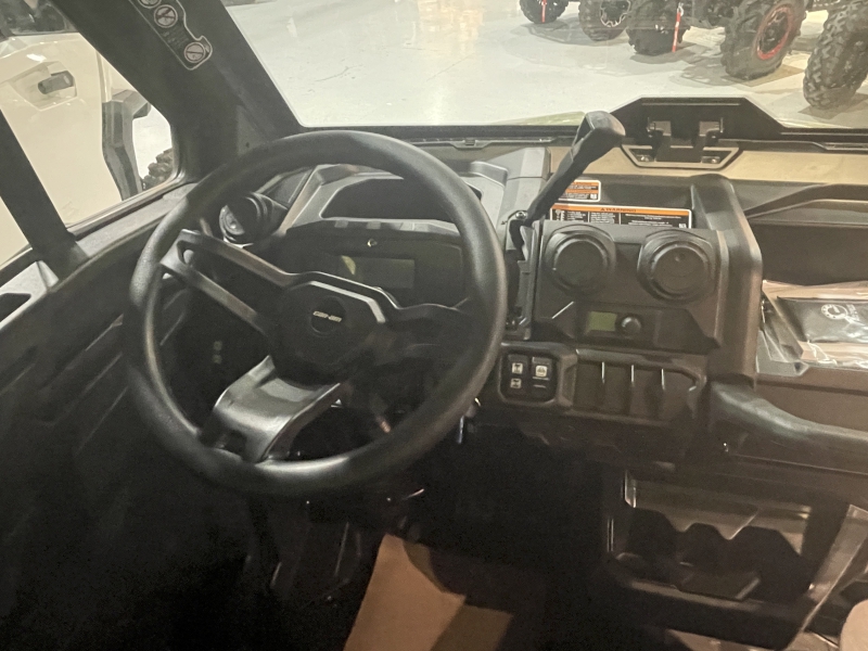 Side-by-Side/Utility Vehicle  2026 CAN-AM DEFENDER DPS CAB HD10 SIDE BY SIDE Photo