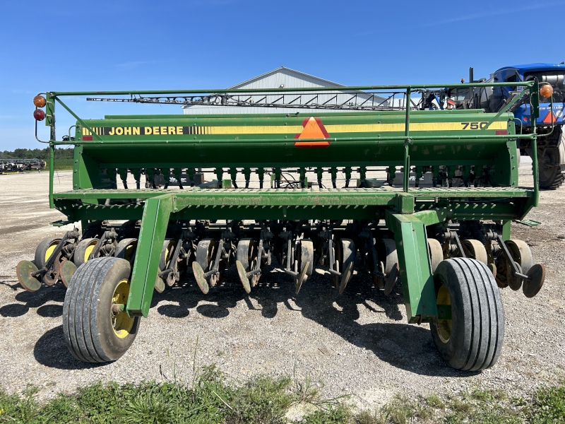 1994 JOHN DEERE 750 NO-TILL DRILL