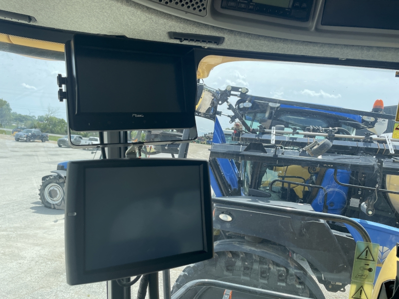 2013 NEW HOLLAND CR7090 COMBINE