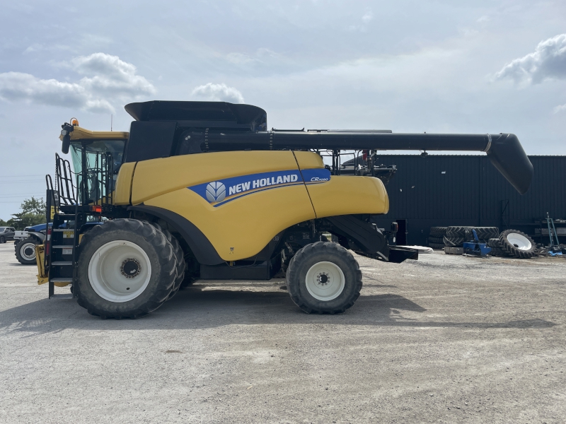 2013 NEW HOLLAND CR7090 COMBINE