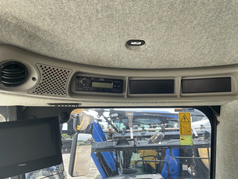 2013 NEW HOLLAND CR7090 COMBINE