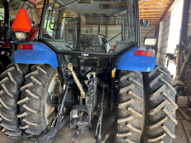 2002 NEW HOLLAND TS110 TRACTOR