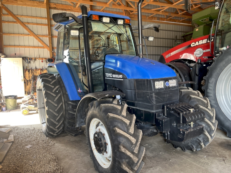2002 NEW HOLLAND TS110 TRACTOR