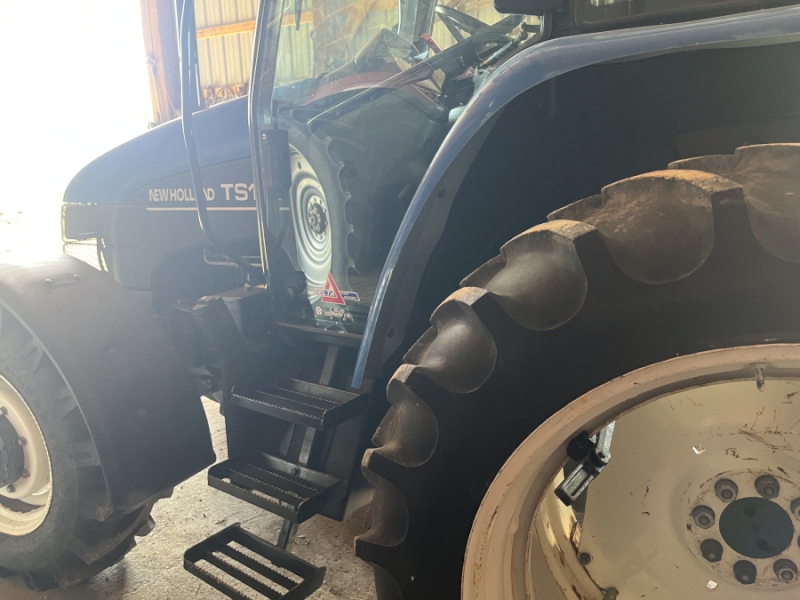 2002 NEW HOLLAND TS110 TRACTOR