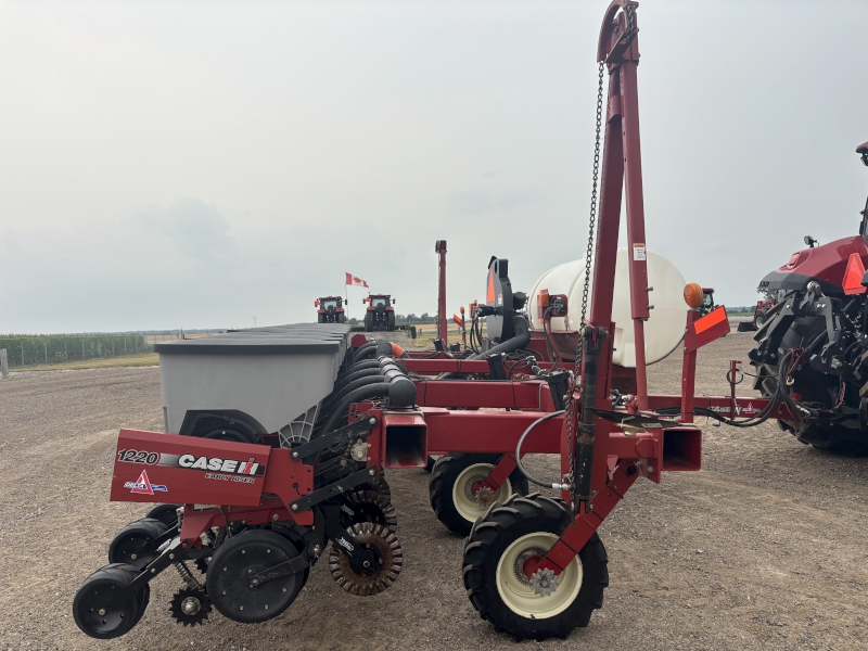 2010 CASE IH 1220 12 ROW PLANTER