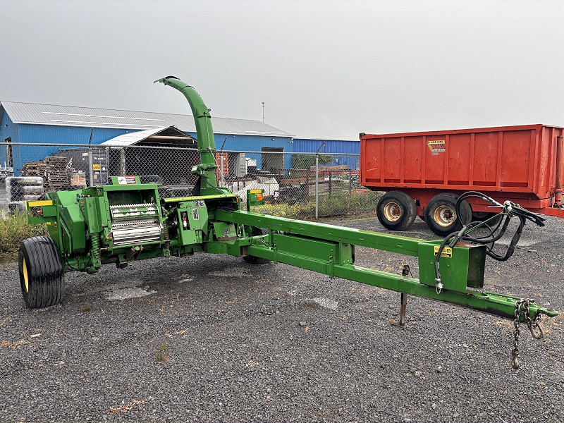 2012 JOHN DEERE 3975 PULL TYPE FORAGE HARVESTER PACKAGE WITH TWO HEADS