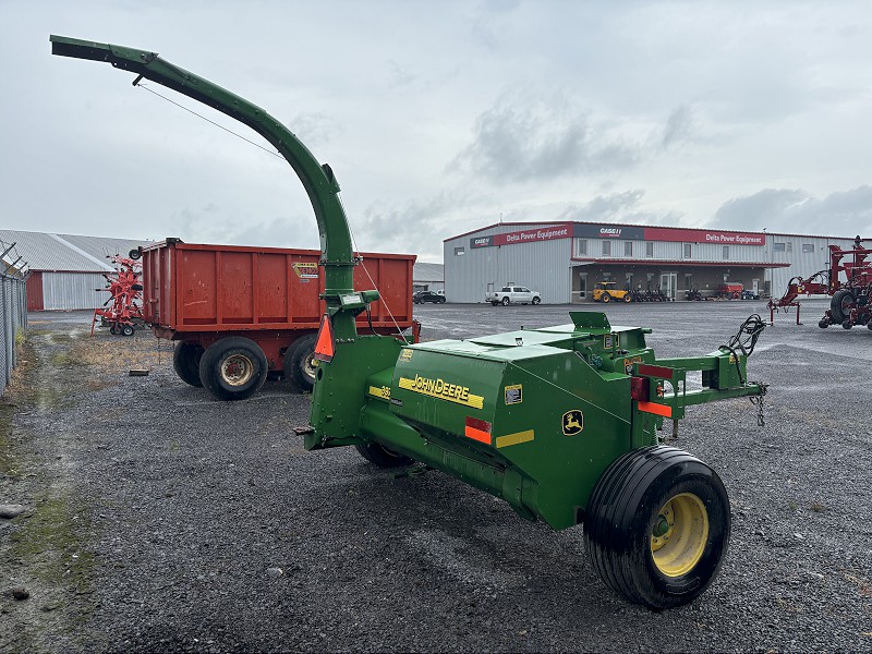 2012 JOHN DEERE 3975 PULL TYPE FORAGE HARVESTER PACKAGE WITH TWO HEADS