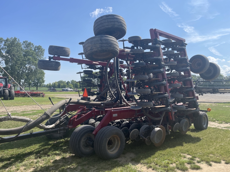 2002 CASE IH SDX 30 NO-TILL AIR DRILL AND CART