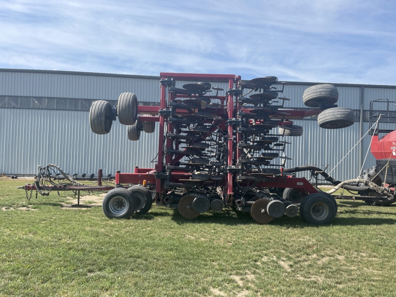 2002 CASE IH SDX 30 NO-TILL AIR DRILL AND CART