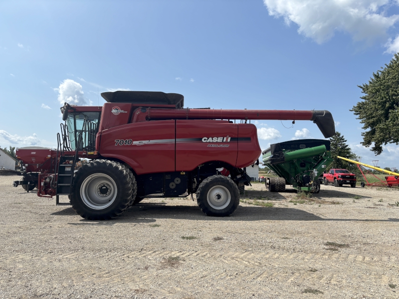 2007 CASE IH 7010 AXIAL FLOW COMBINE