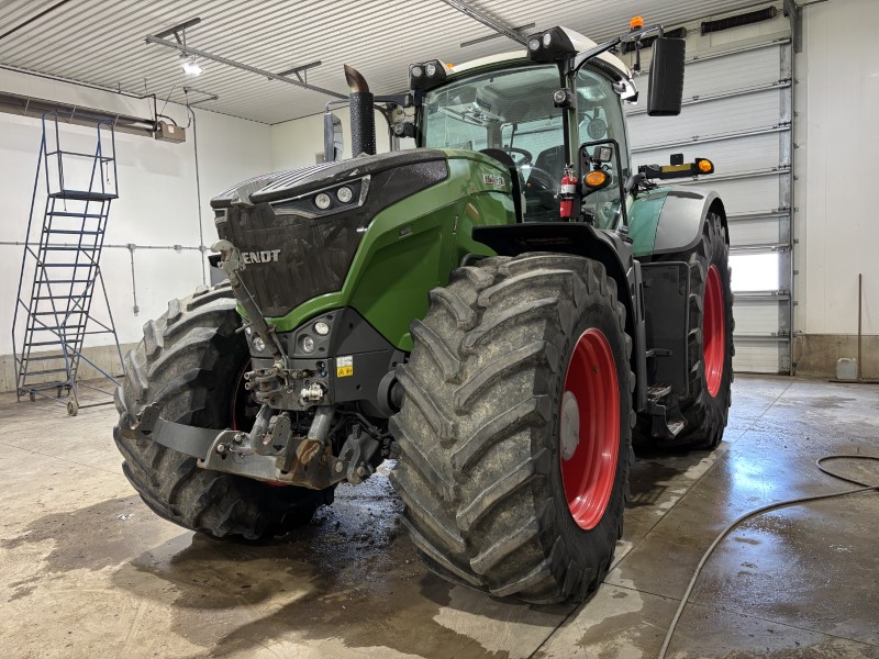 2017 FENDT 1038 VARIO TRACTOR