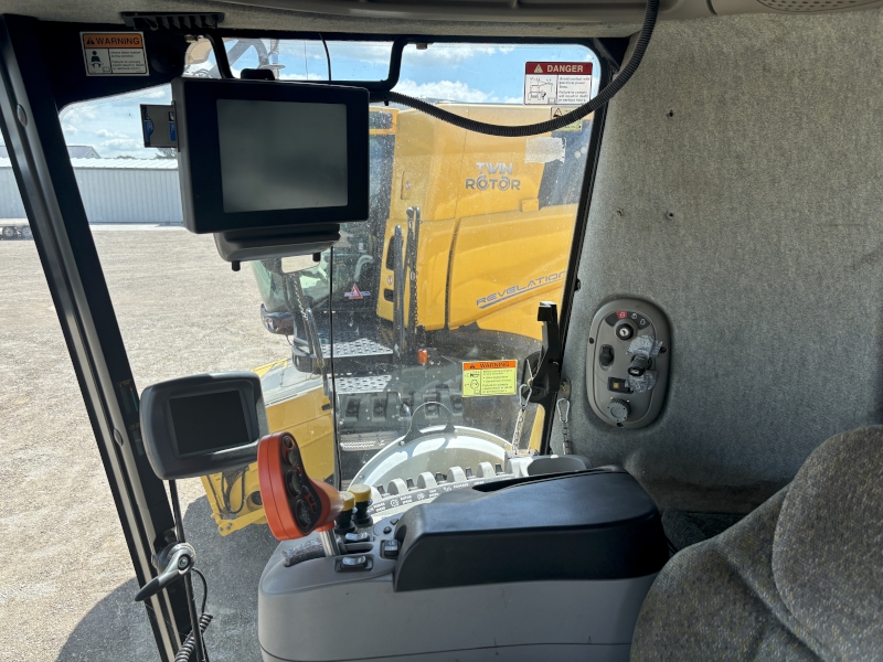 2005 NEW HOLLAND CR940 COMBINE PACKAGE WITH FLEX HEAD AND CART