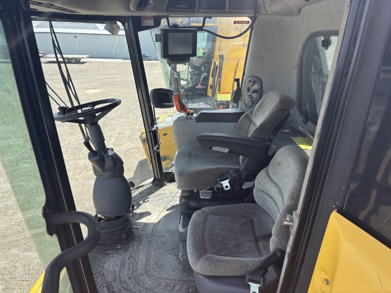 2005 NEW HOLLAND CR940 COMBINE PACKAGE WITH FLEX HEAD AND CART
