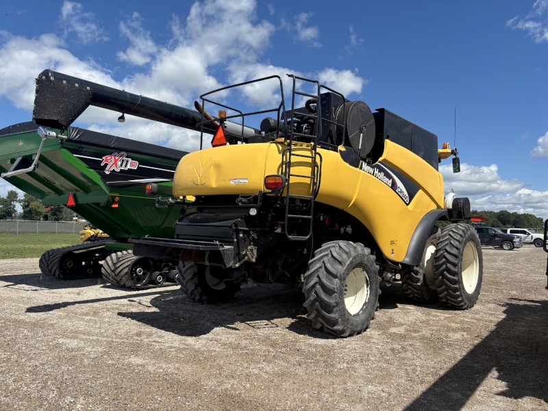 2005 NEW HOLLAND CR940 COMBINE PACKAGE WITH FLEX HEAD AND CART