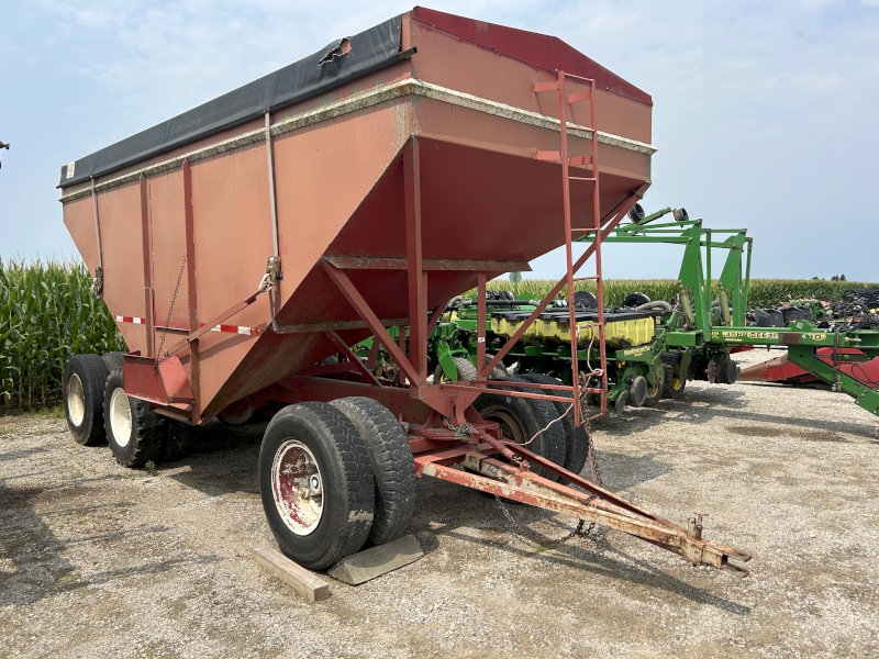 1995 700 BUSHEL GRAVITY BOX