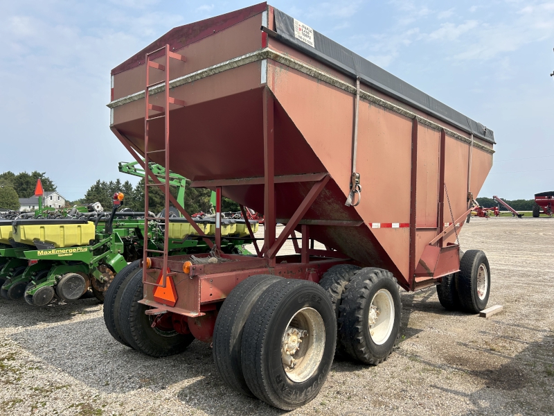 1995 700 BUSHEL GRAVITY BOX