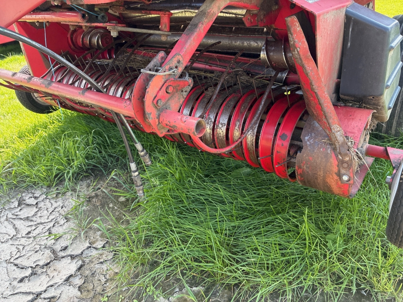 2003 GEHL 2580 ROUND BALER