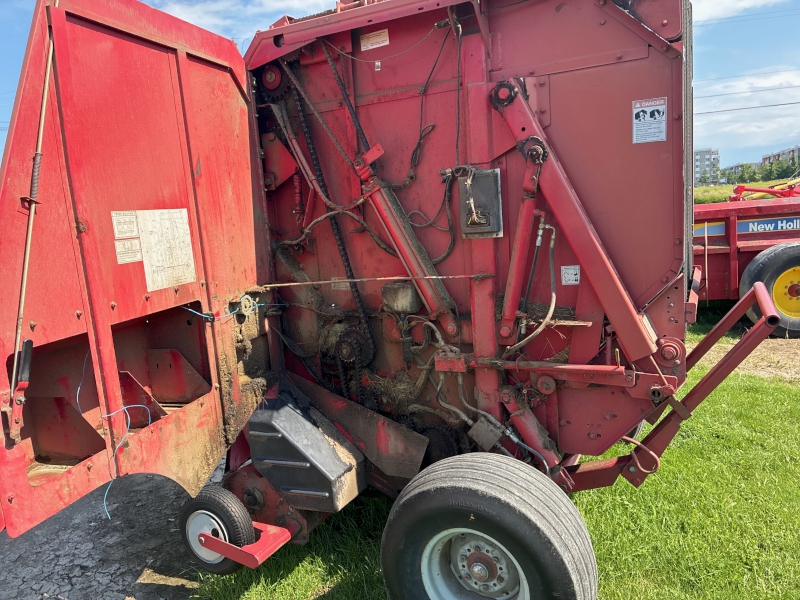 2003 GEHL 2580 ROUND BALER