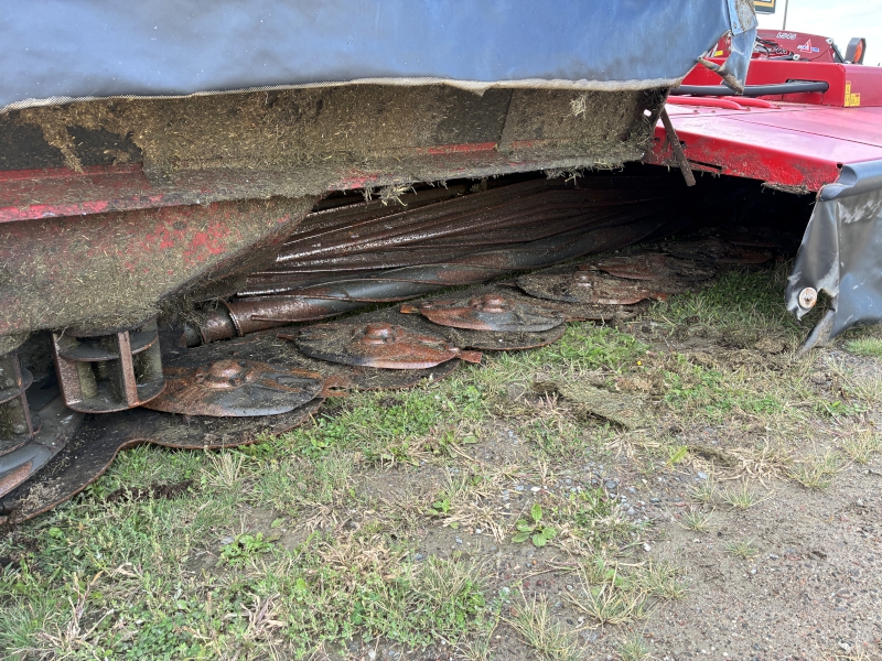2014 MASSEY FERGUSON WR9760 SELF PROPELLED WINDROWER