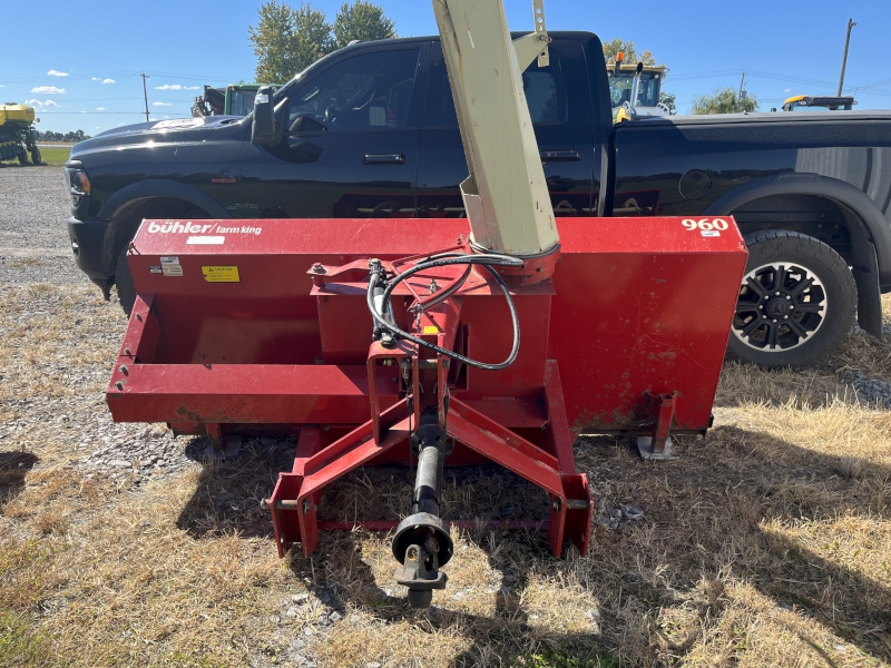 2002 FARM KING Y960Q SNOWBLOWER