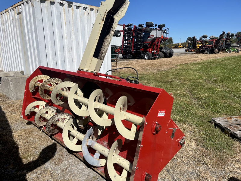 2002 FARM KING Y960Q SNOWBLOWER