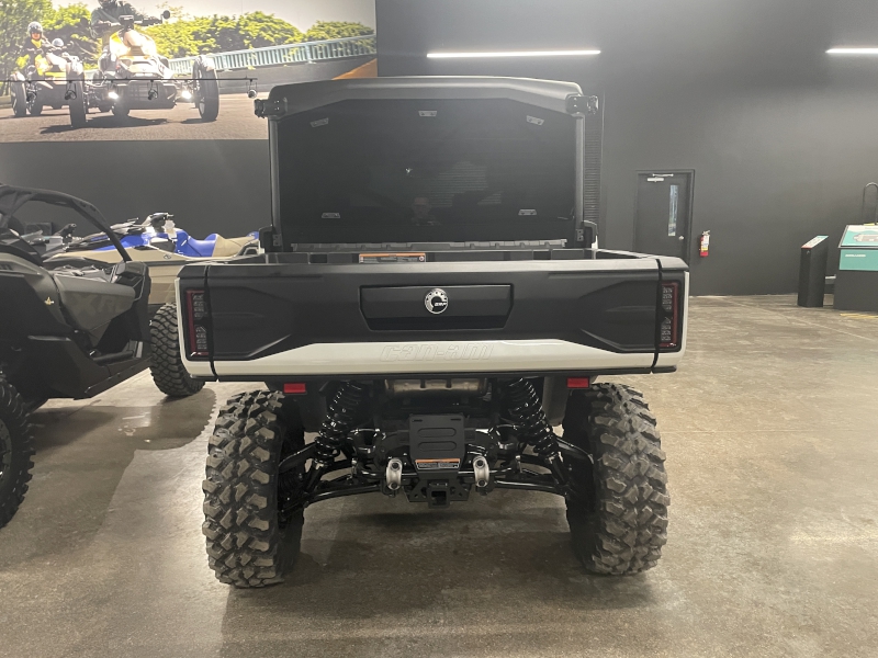 Side-by-Side/Utility Vehicle  2026 CAN-AM DEFENDER MAX LIMITED HD11 SIDE BY SIDE Photo