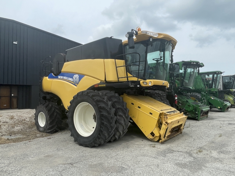 2013 NEW HOLLAND CR6090 COMBINE