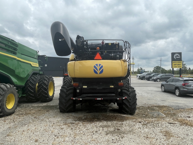 2013 NEW HOLLAND CR6090 COMBINE