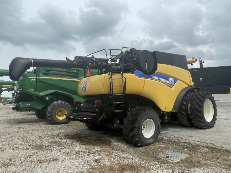 2013 NEW HOLLAND CR6090 COMBINE